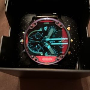 Men's Chronograph
Quartz Watch basically brand new